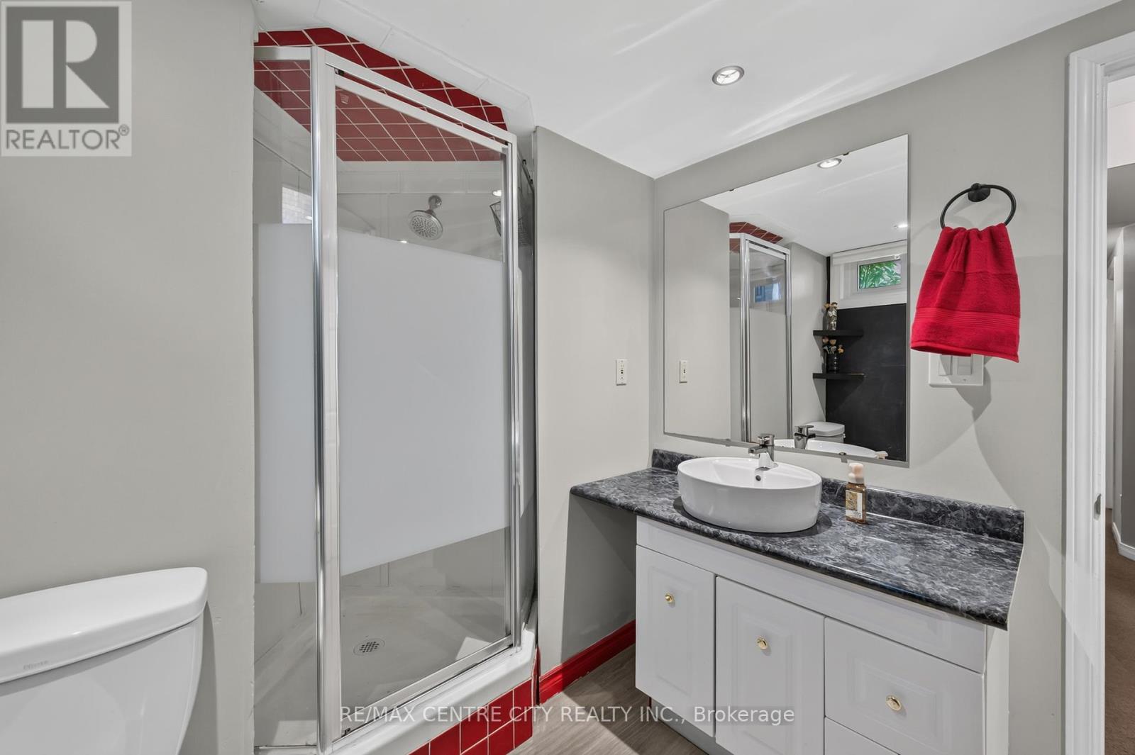 15 CAVANAUGH CRESCENT - 42