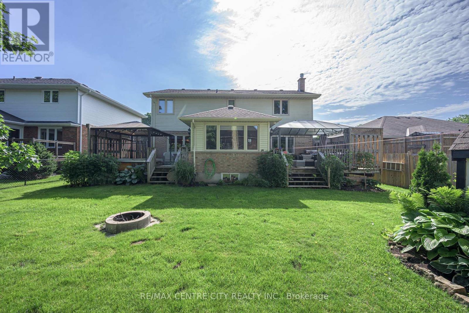15 CAVANAUGH CRESCENT - 9