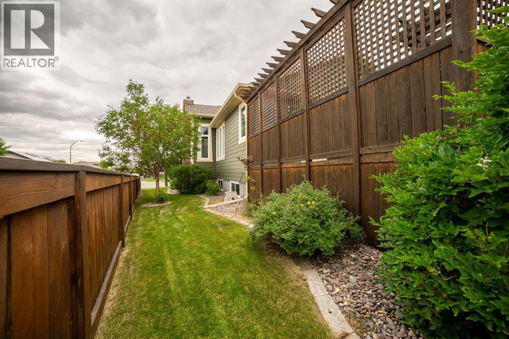 Well landscaped side yard