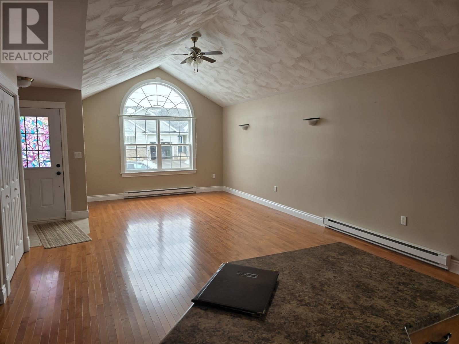 648 Murphy Street - 6