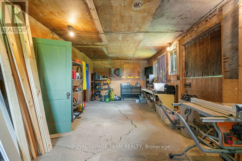 1462 RIDEAU RIVER ROAD - 45