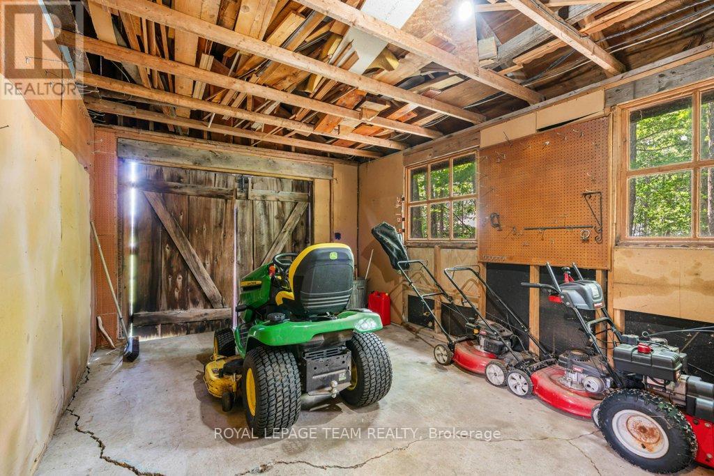 1462 RIDEAU RIVER ROAD - 46