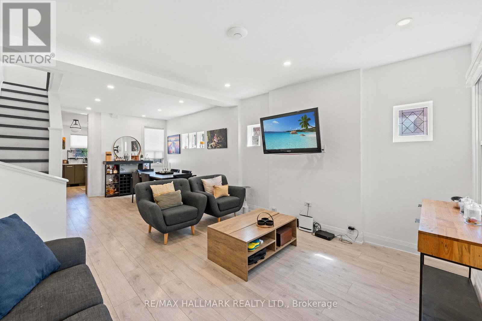 2 AMHERST AVENUE - 10