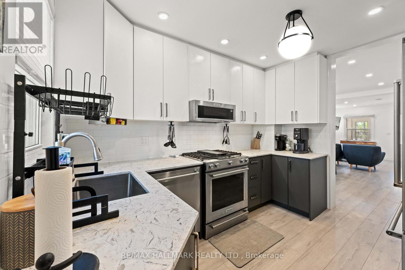 2 AMHERST AVENUE - 14