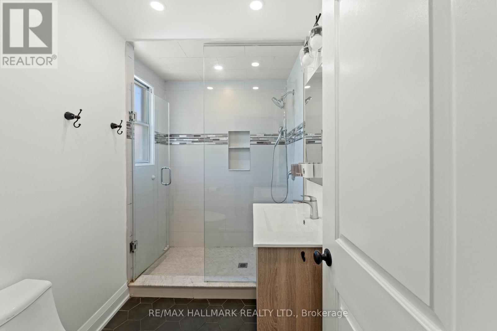 2 AMHERST AVENUE - 22