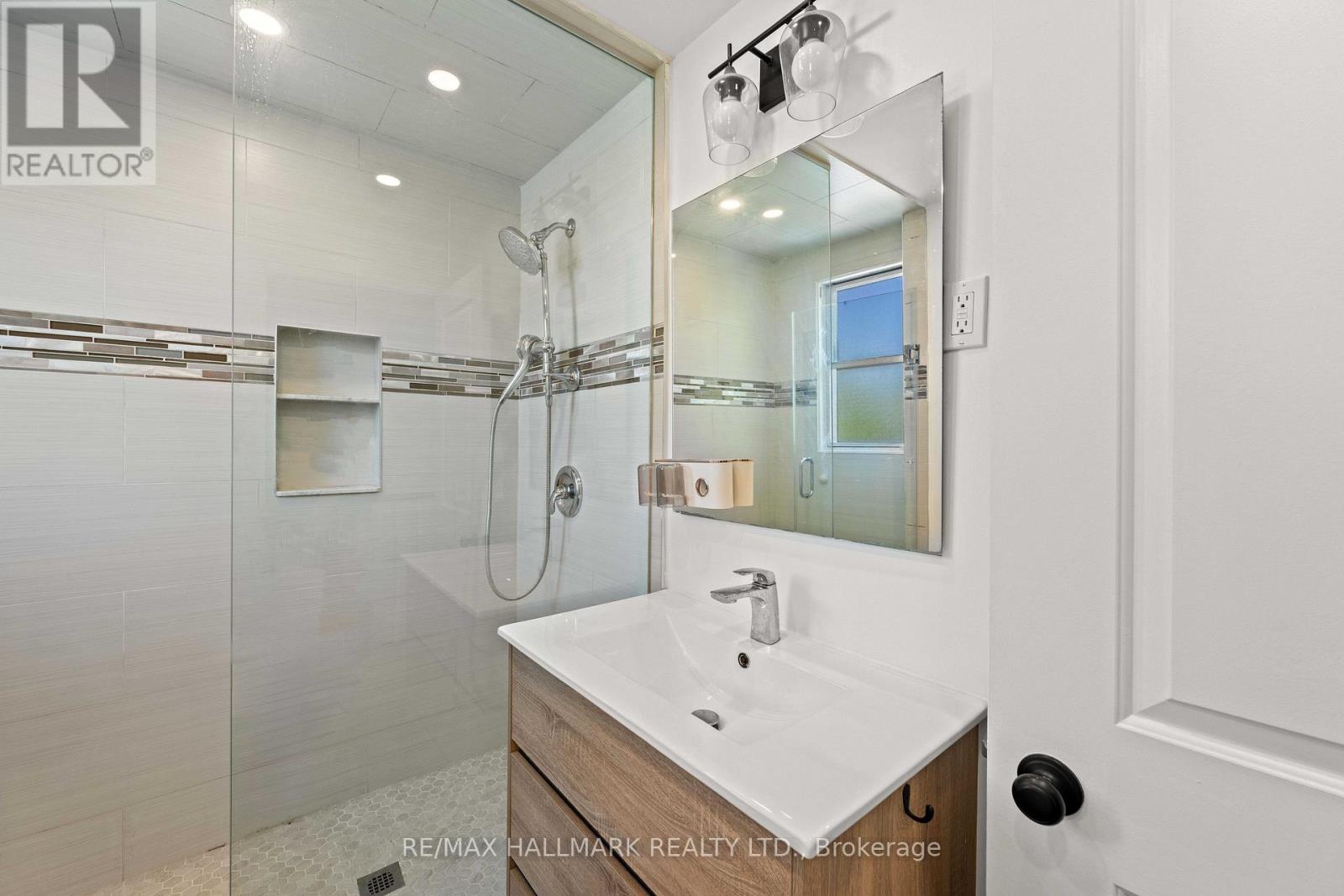 2 AMHERST AVENUE - 23