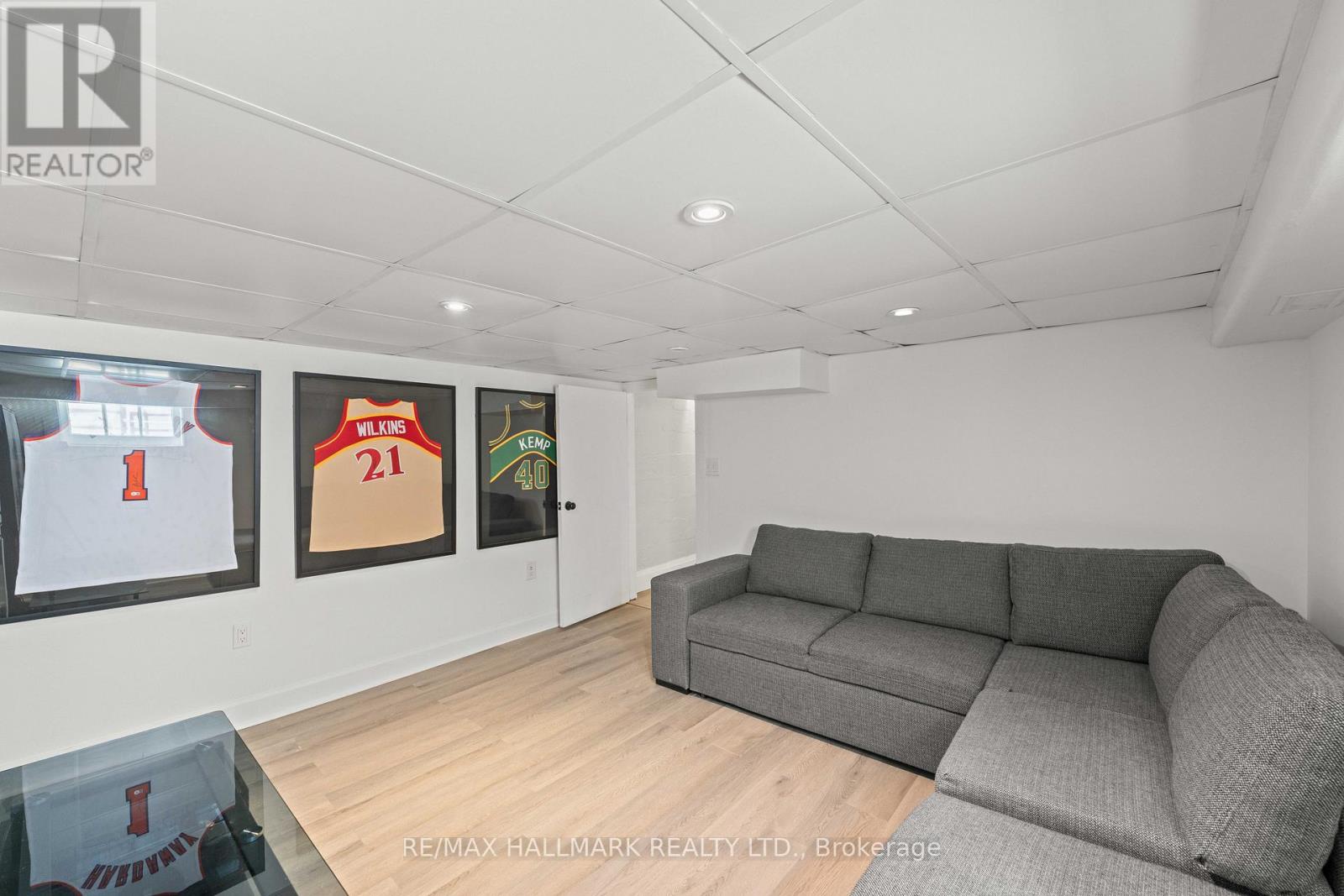 2 AMHERST AVENUE - 26