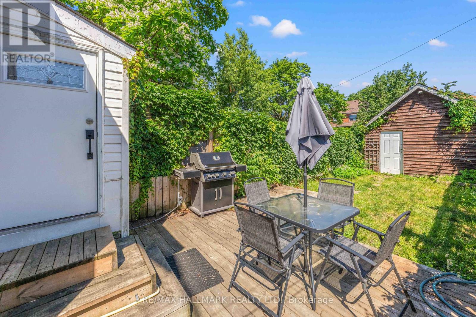 2 AMHERST AVENUE - 29