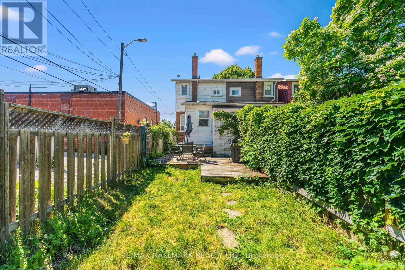 2 AMHERST AVENUE - 33