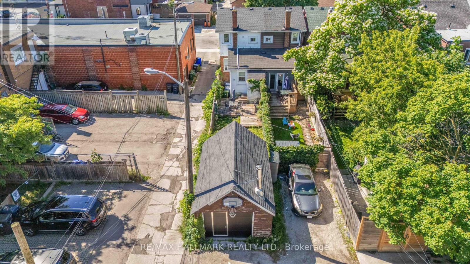 2 AMHERST AVENUE - 35