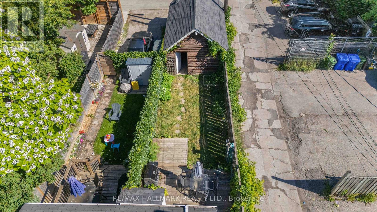 2 AMHERST AVENUE - 36