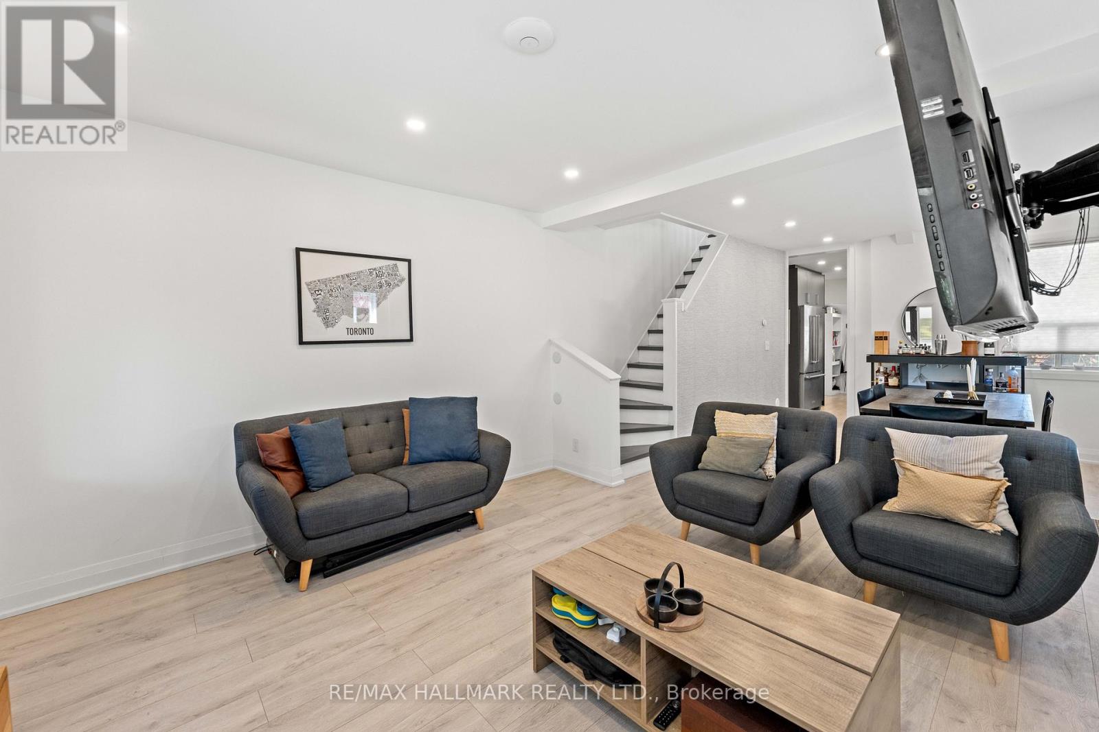 2 AMHERST AVENUE - 7