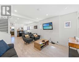 2 Amherst Avenue, Toronto, ON M6E1Z3 Photo 10