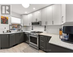 2 Amherst Avenue, Toronto, ON M6E1Z3 Photo 13