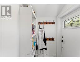 2 Amherst Avenue, Toronto, ON M6E1Z3 Photo 16