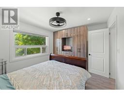 2 Amherst Avenue, Toronto, ON M6E1Z3 Photo 18