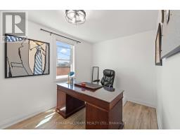 2 Amherst Avenue, Toronto, ON M6E1Z3 Photo 19