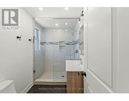 2 Amherst Avenue, Toronto, ON M6E1Z3 Photo 22