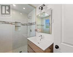 2 Amherst Avenue, Toronto, ON M6E1Z3 Photo 23