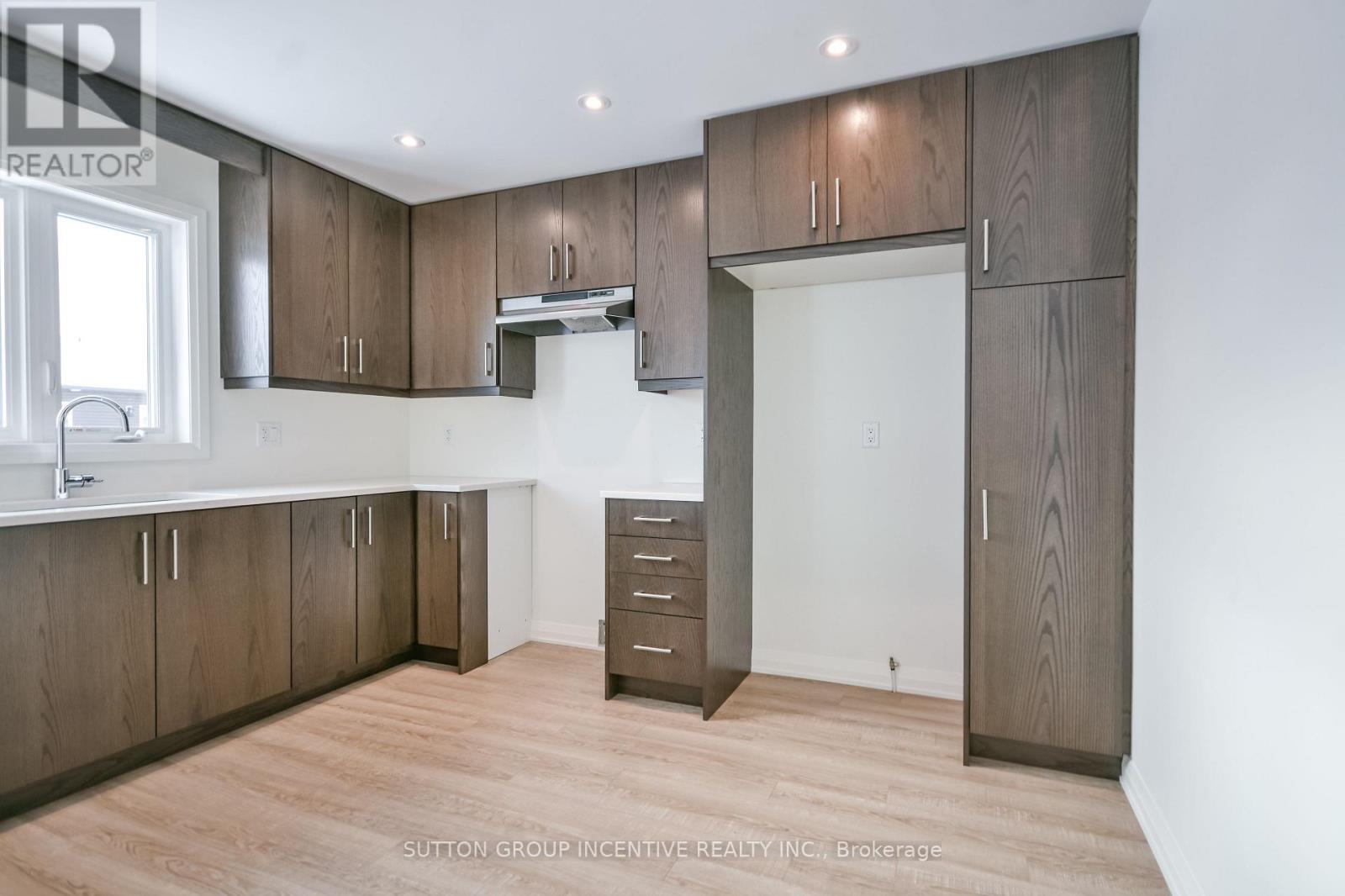 47 HAROLD AVENUE - 31