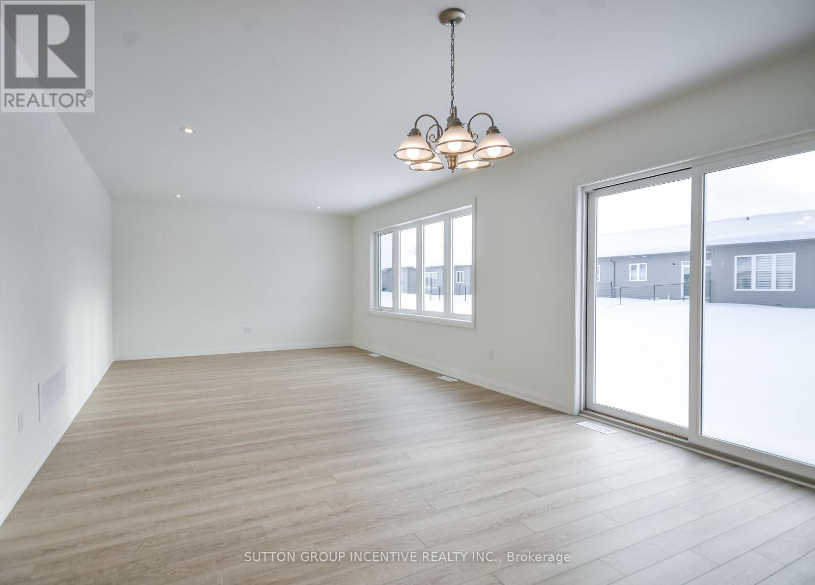 47 HAROLD AVENUE - 34