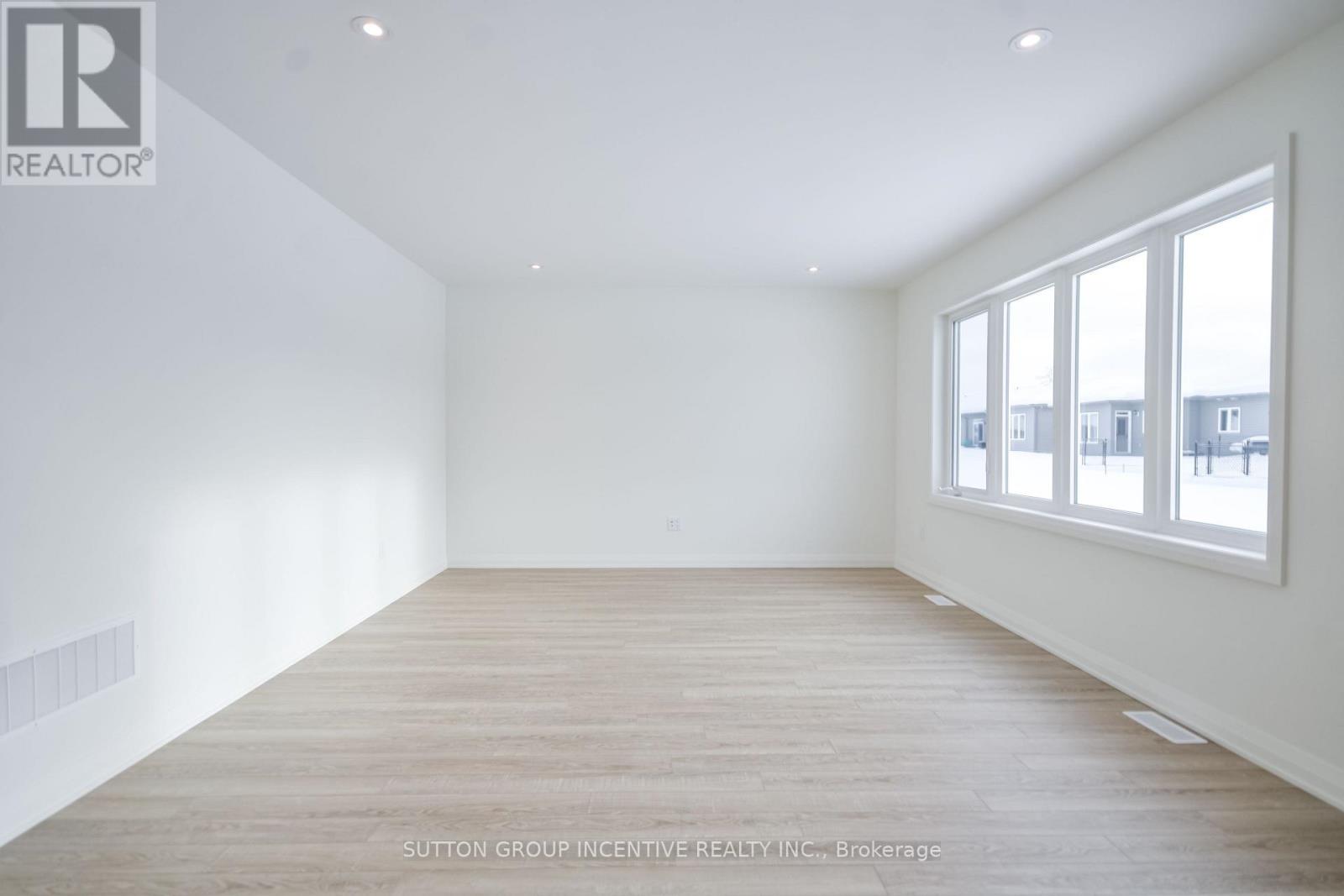 47 HAROLD AVENUE - 35