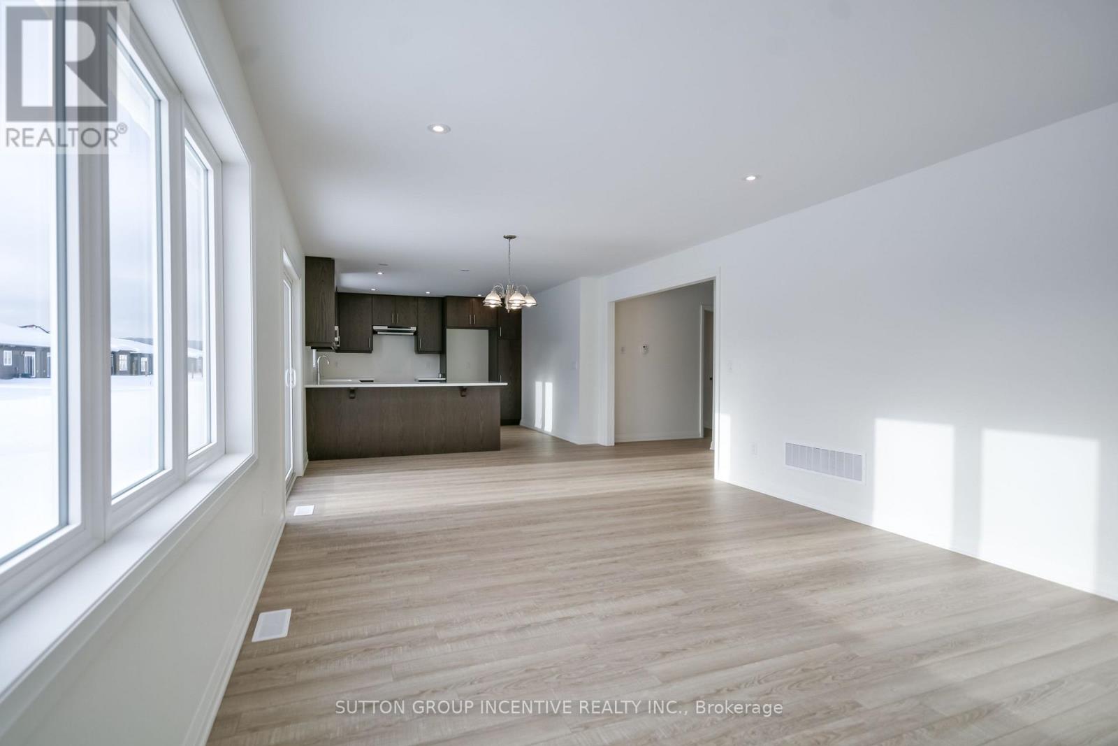 47 HAROLD AVENUE - 37