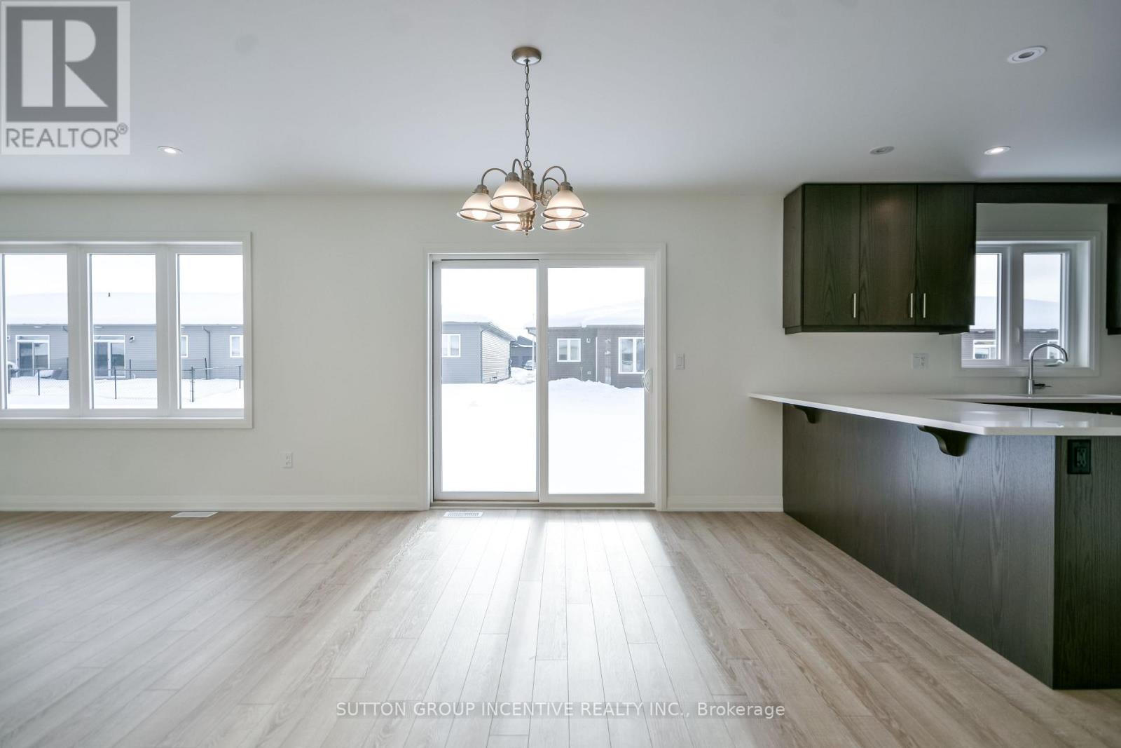 47 HAROLD AVENUE - 40