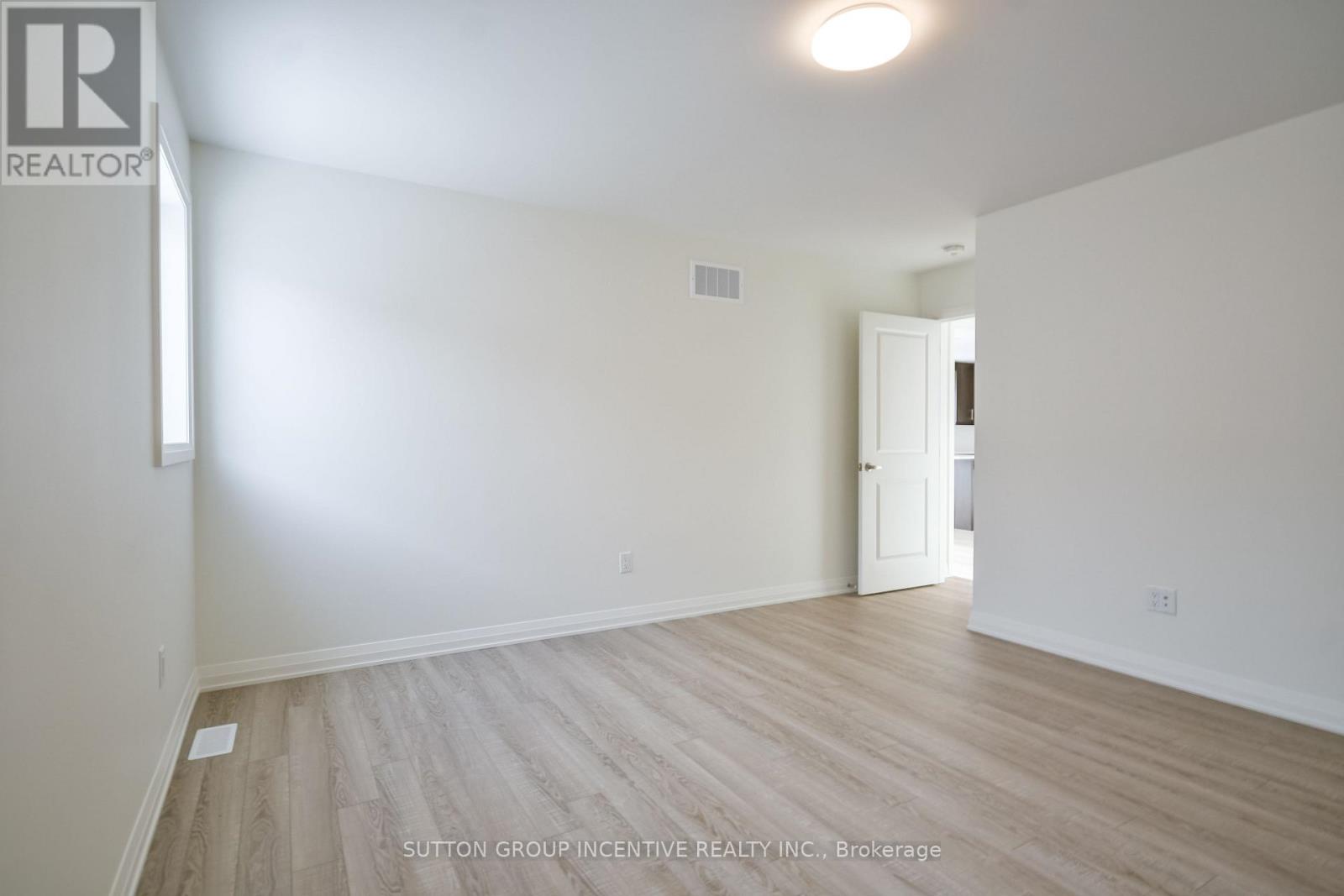 47 HAROLD AVENUE - 44