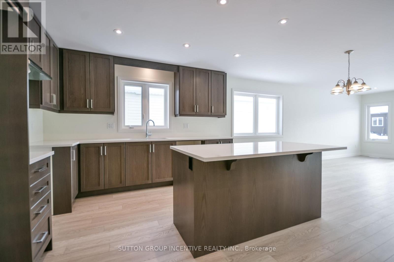 45 HAROLD AVENUE - 26