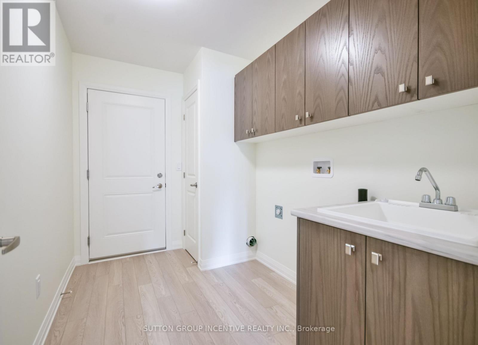 45 HAROLD AVENUE - 28