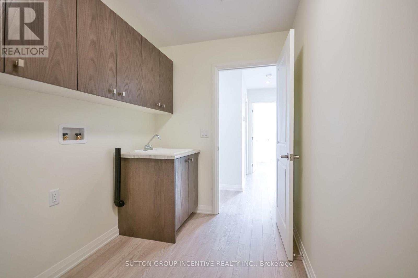 45 HAROLD AVENUE - 30