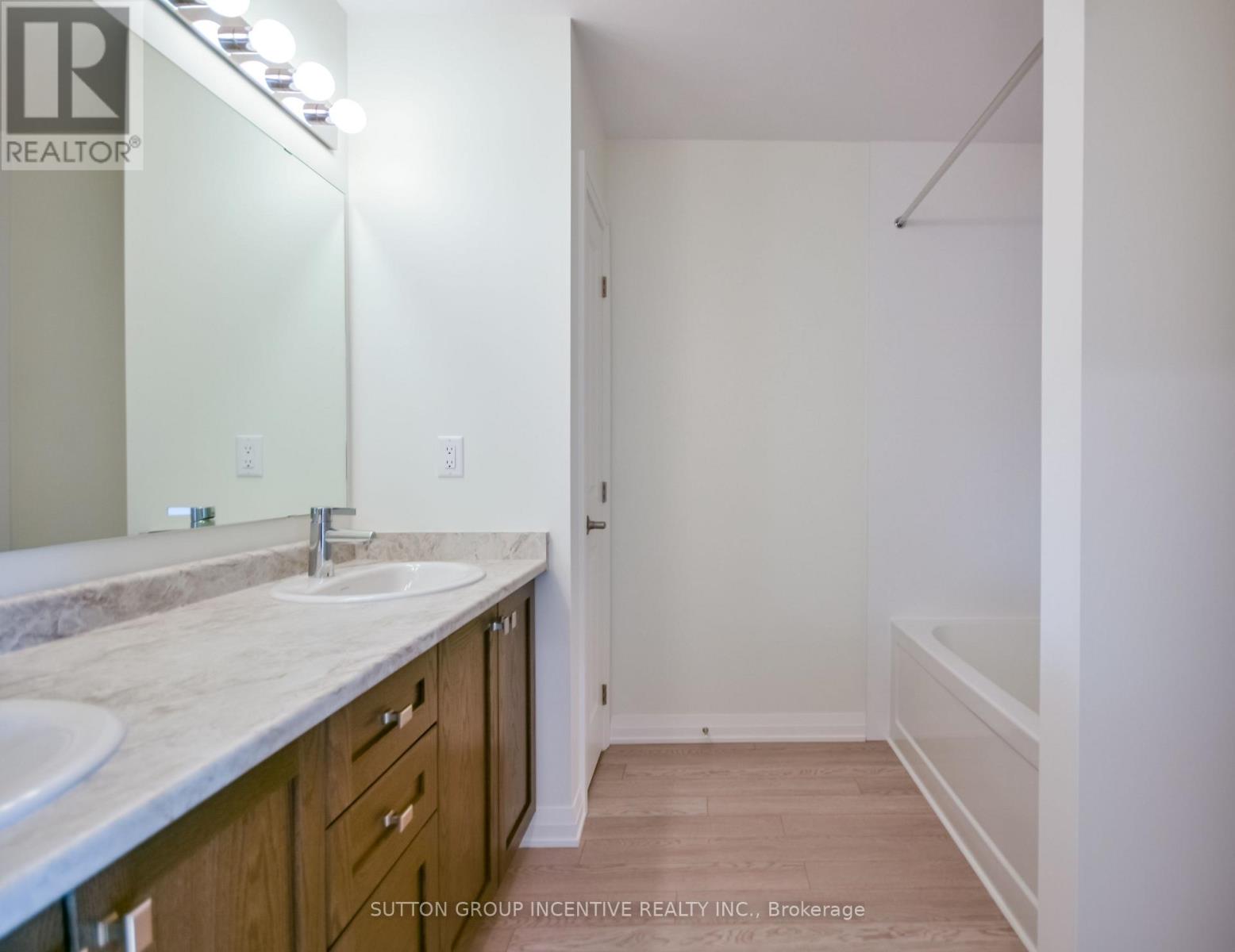 45 HAROLD AVENUE - 34