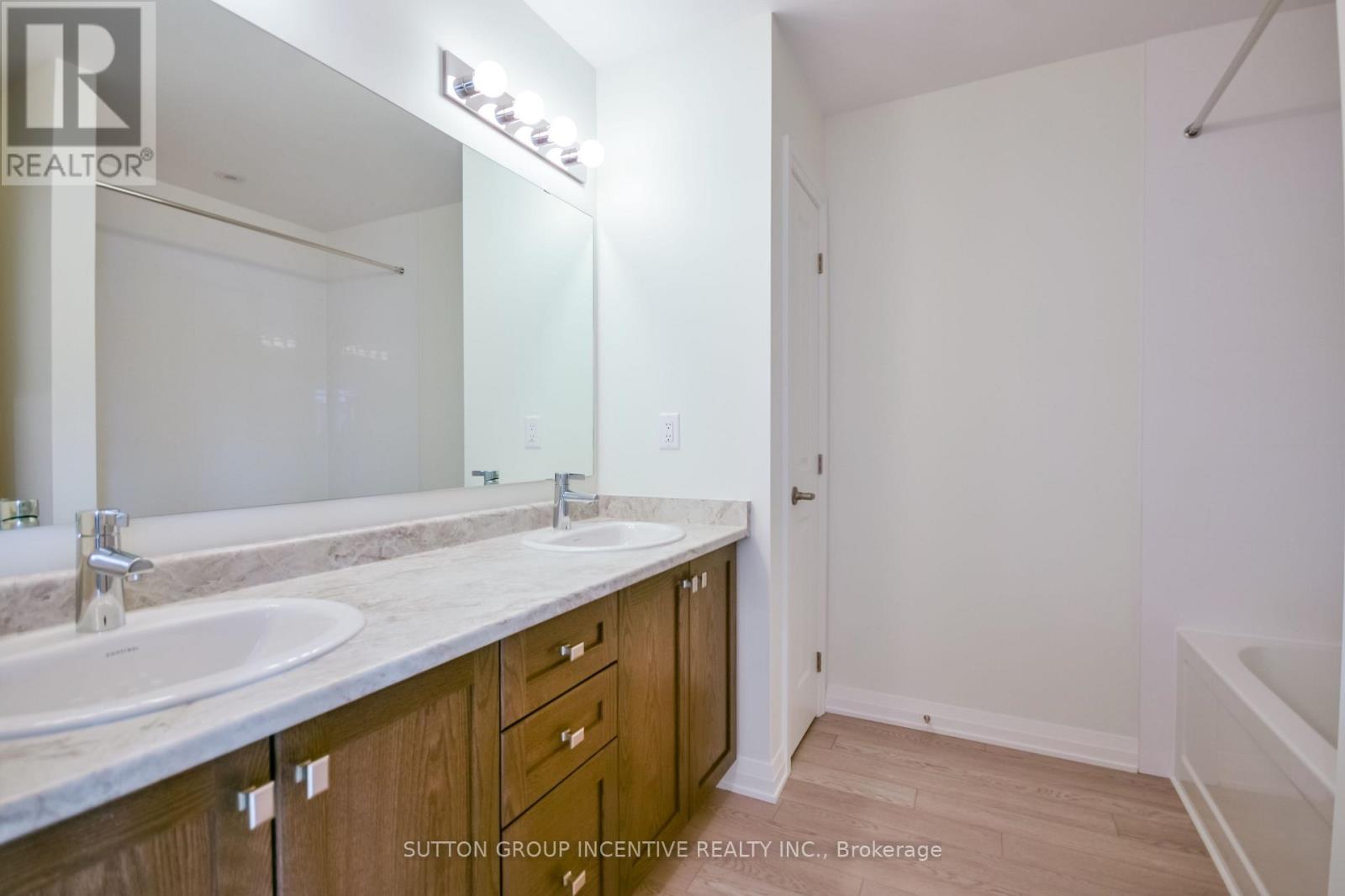 45 HAROLD AVENUE - 35