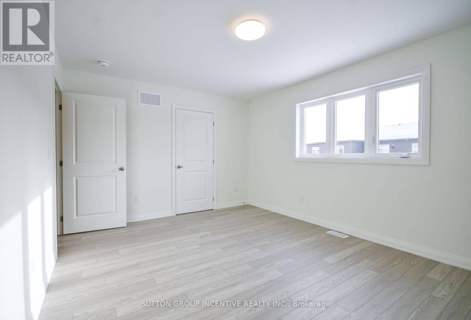 45 HAROLD AVENUE - 40