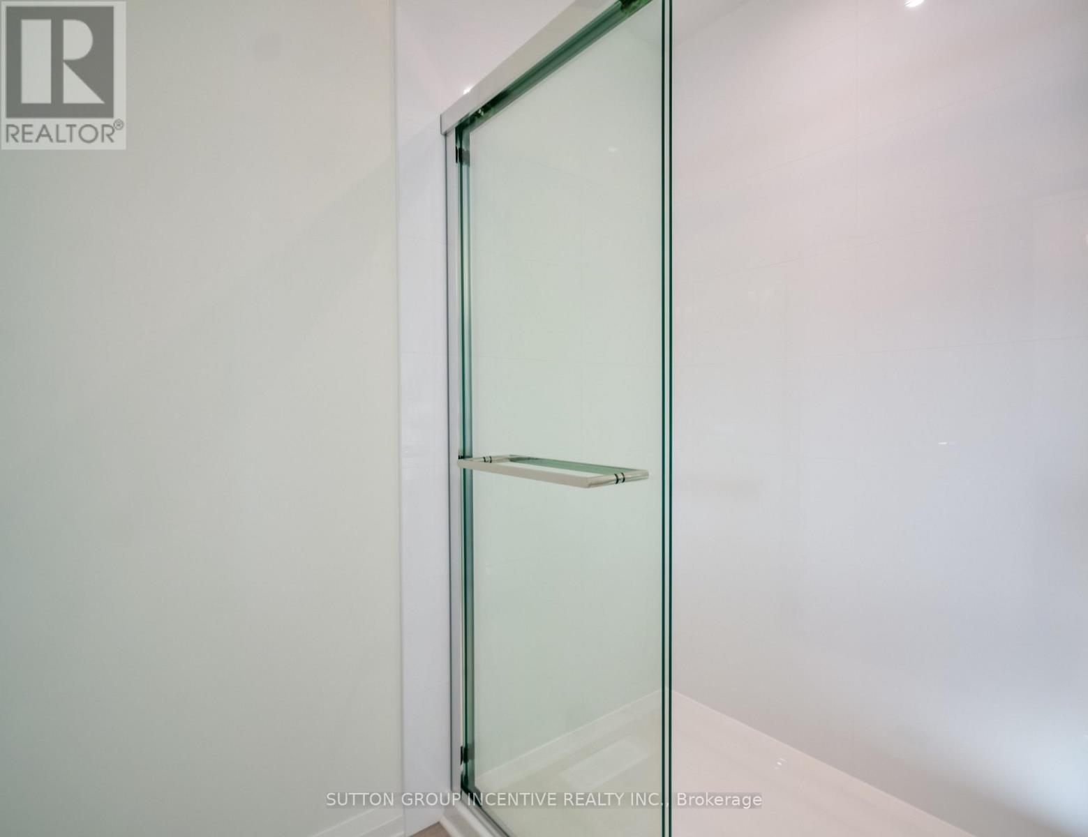 45 HAROLD AVENUE - 44