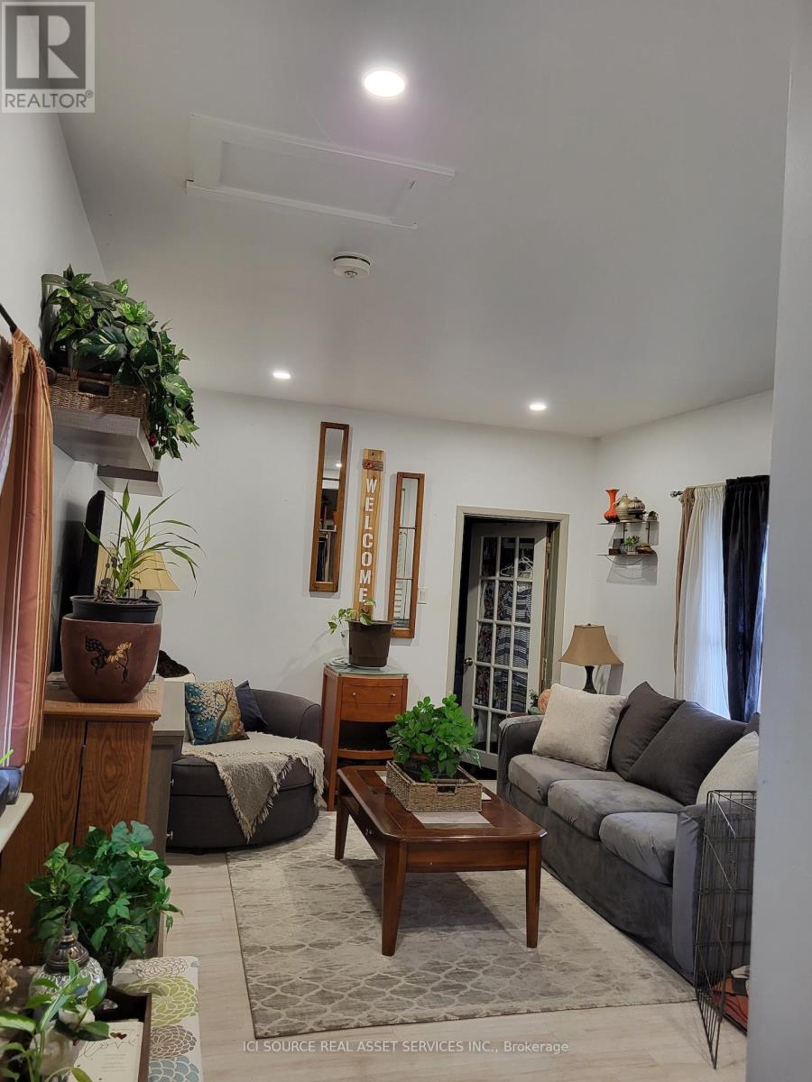 1026 YORK STREET - 15