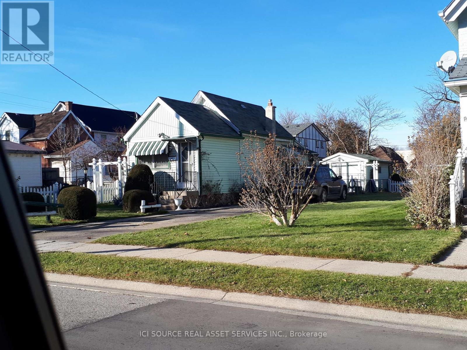 1026 YORK STREET - 2