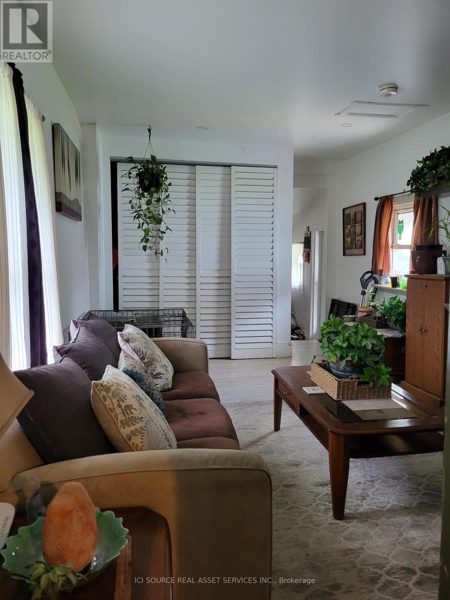 1026 YORK STREET - 21
