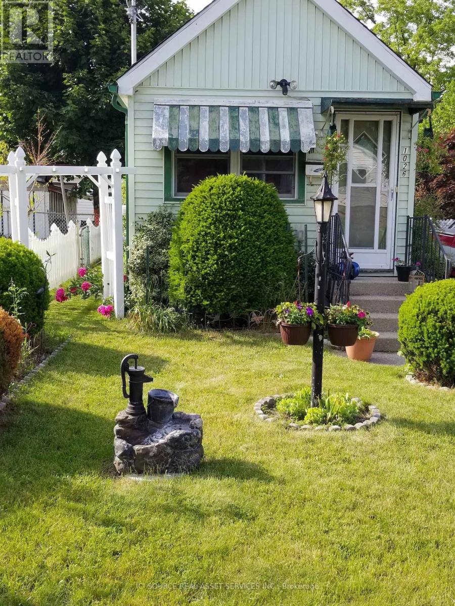 1026 YORK STREET - 22