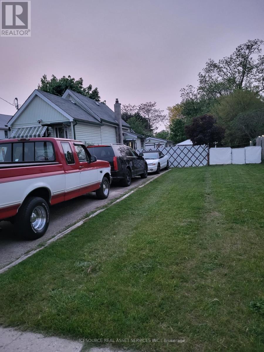 1026 YORK STREET - 24