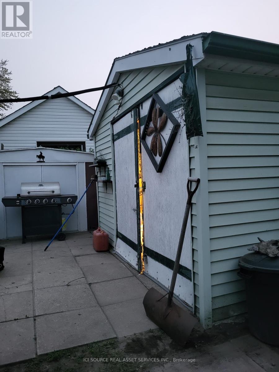 1026 YORK STREET - 26
