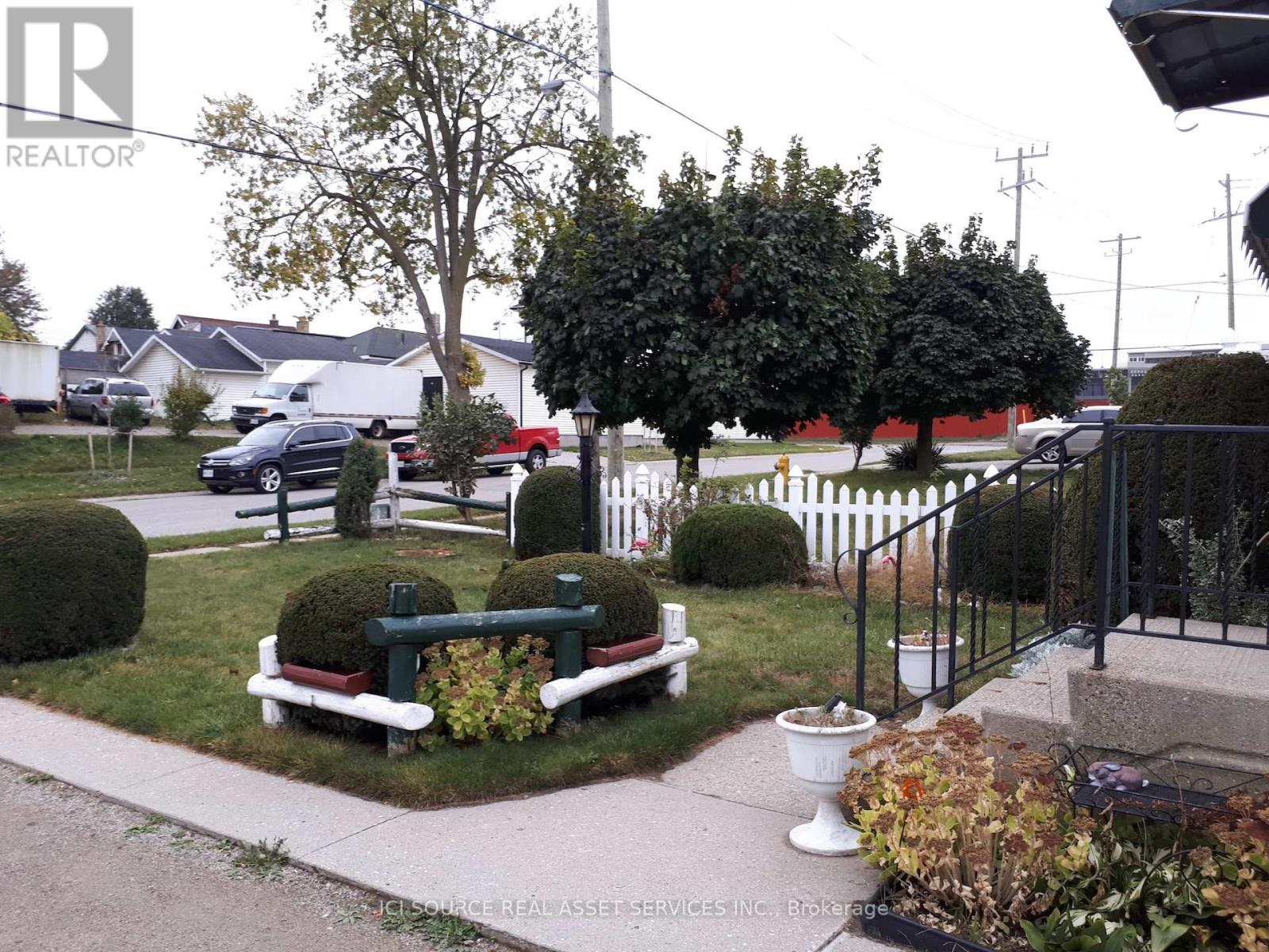 1026 YORK STREET - 5