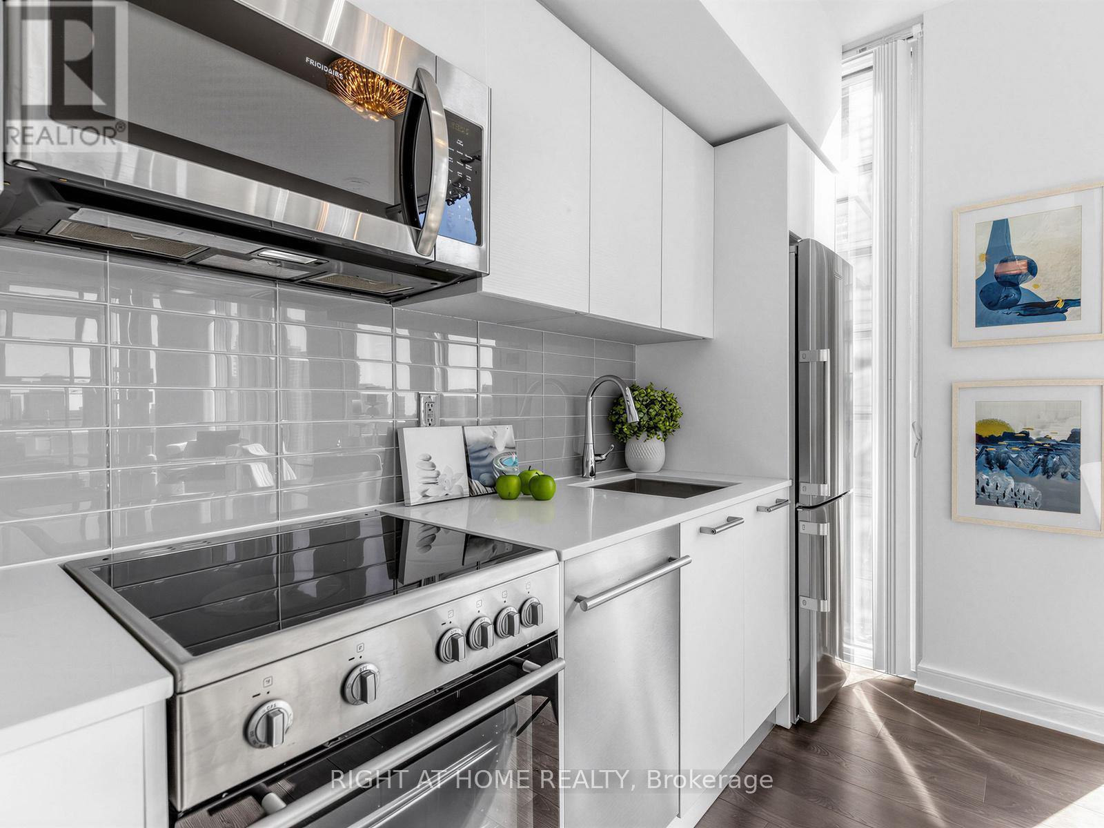 #2504 28 WELLESLEY STREET - 10