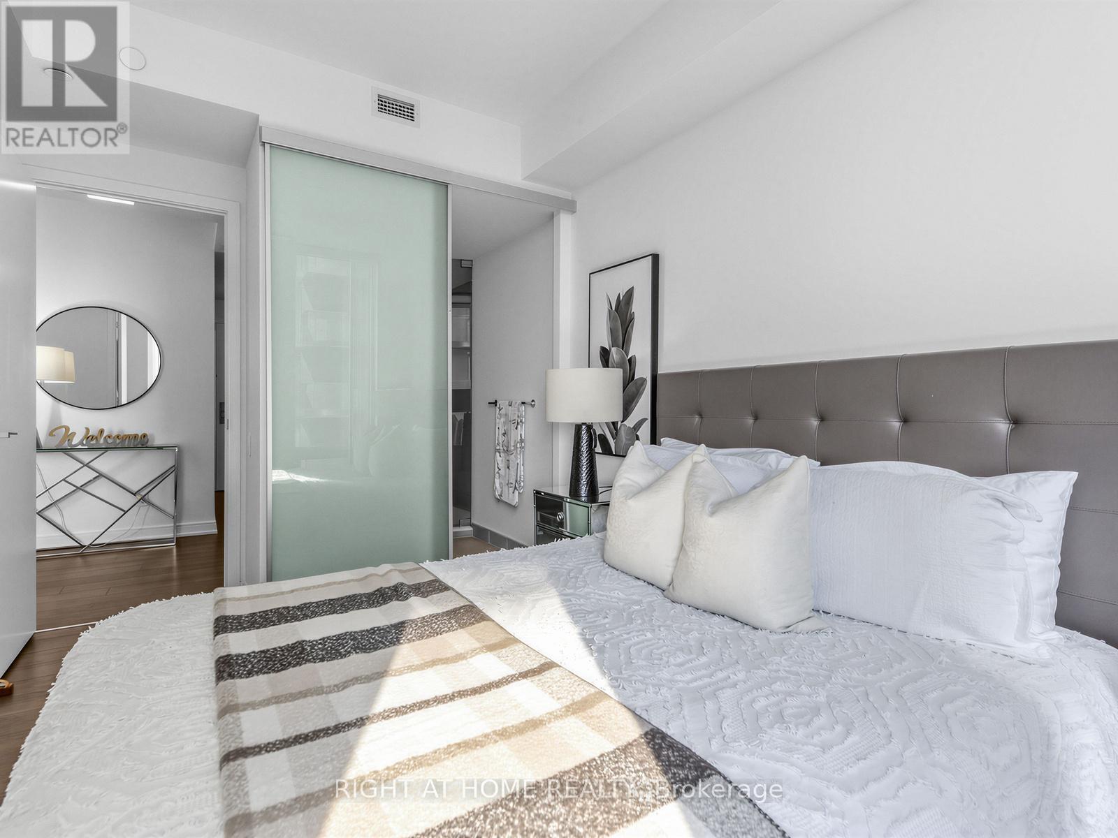 #2504 28 WELLESLEY STREET - 13