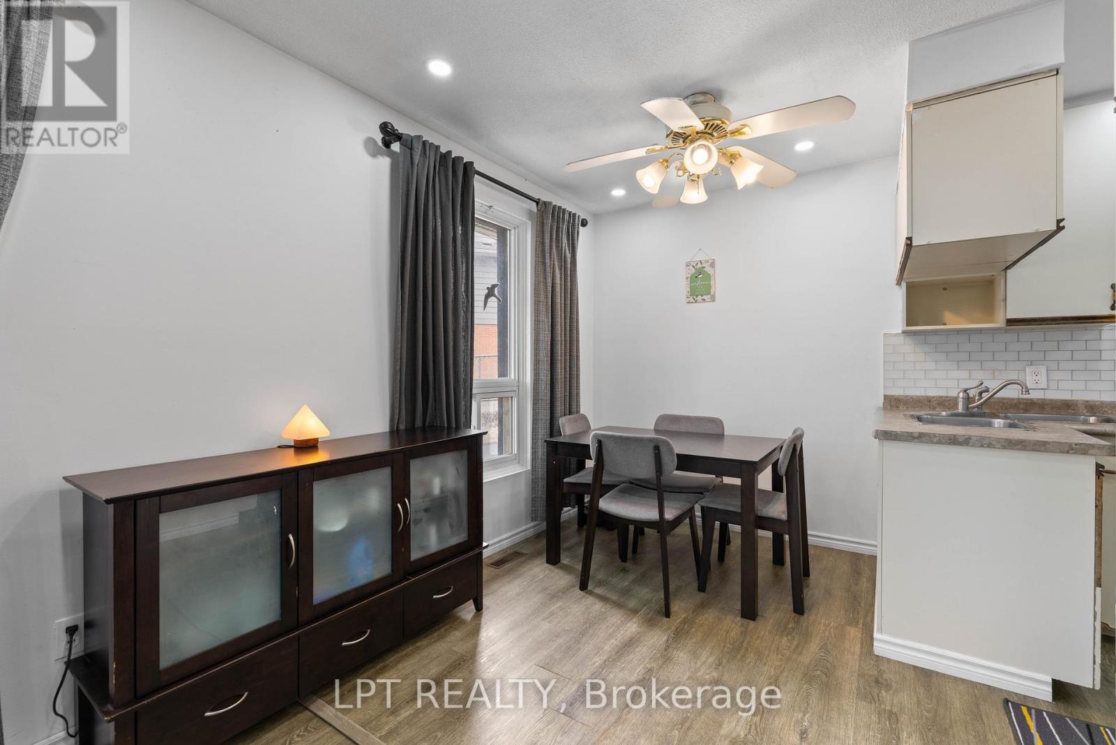 55H CHAUCER CRESCENT - 10