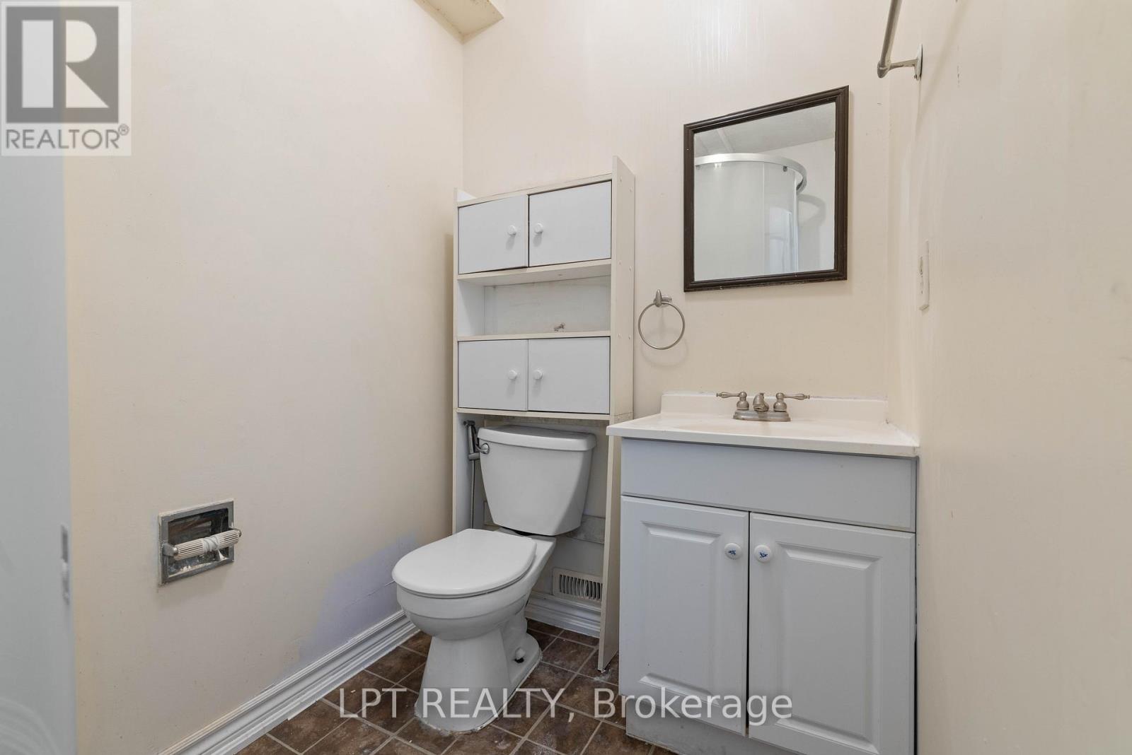 55H CHAUCER CRESCENT - 19