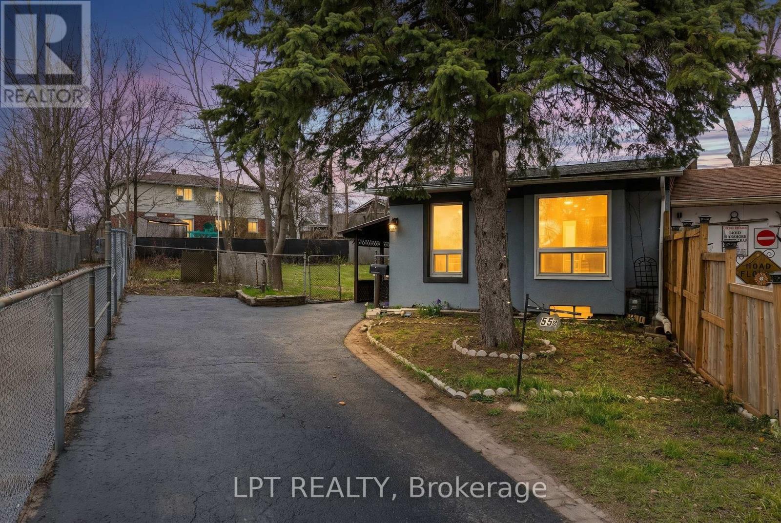 55H CHAUCER CRESCENT - 2