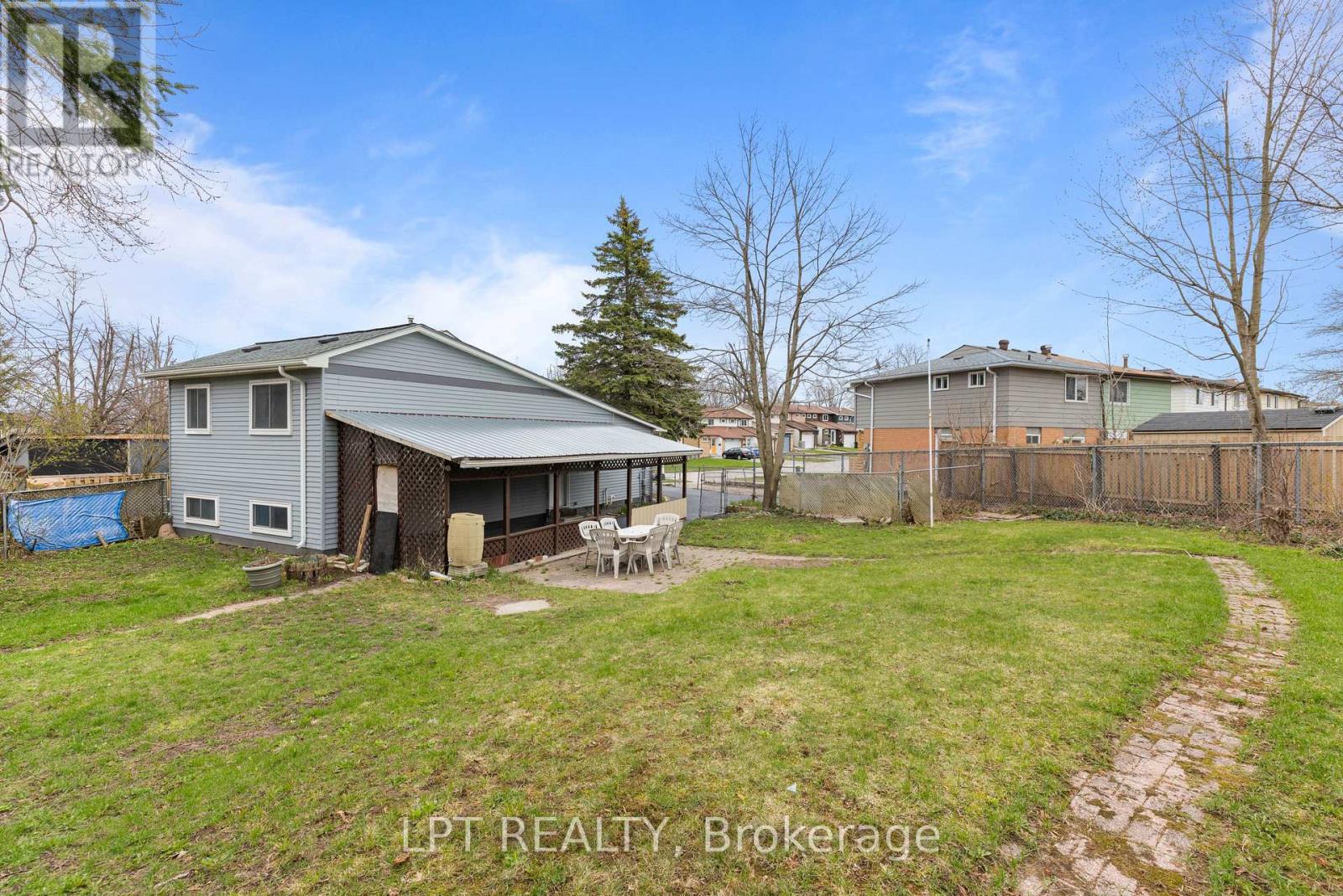 55H CHAUCER CRESCENT - 24