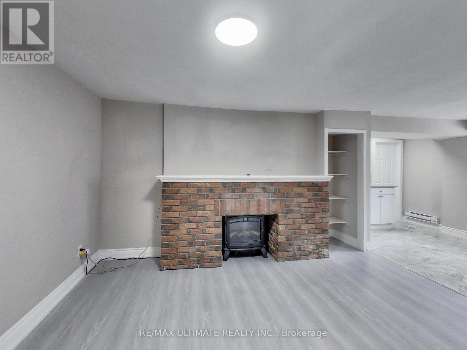 135 CHATHAM STREET - 23